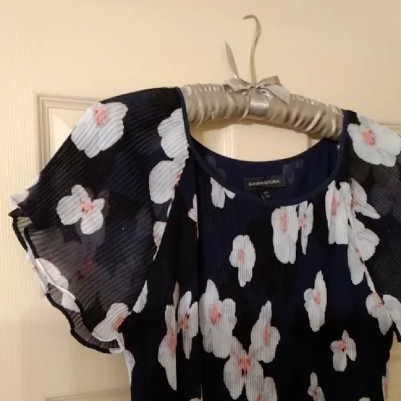 Banana Republic Navy Blouse with White and Pink Floral Trim - Picture 2 of 6